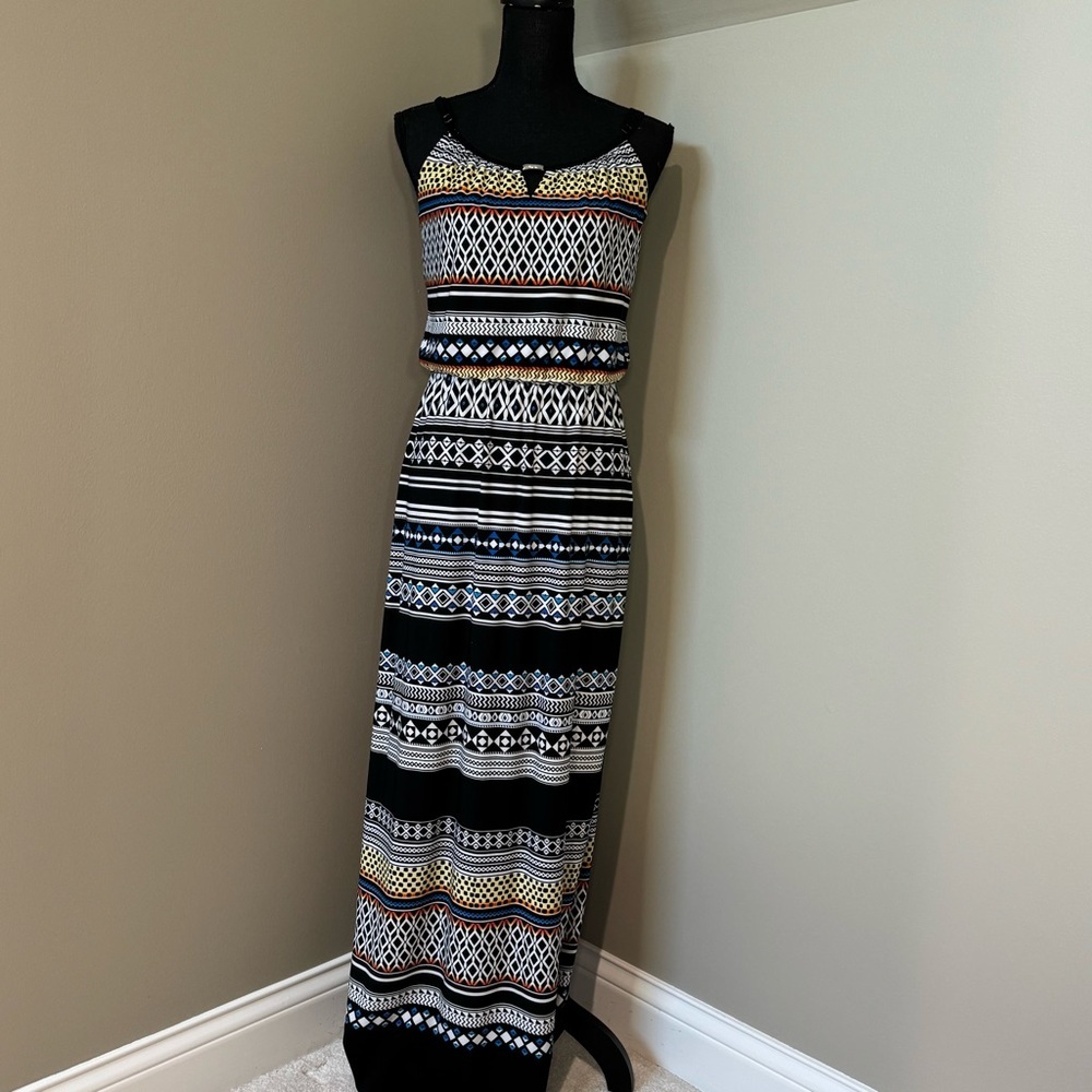 White‎ House Black Market maxi dress with colorful geometric pattern size XS